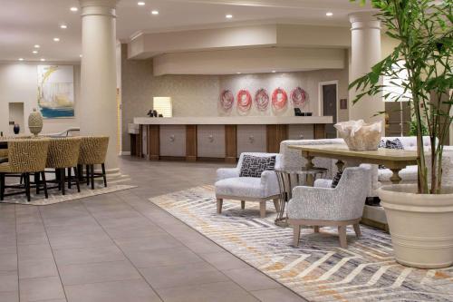 Lobby, Hilton San Diego/Del Mar near Poseidon Restaurant-On The Bch Lobby, Hilton San Diego/Del Mar near Poseidon Restaurant-On The Bch