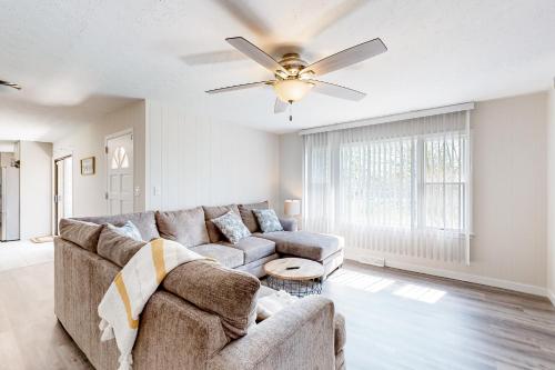 All Roads Lead to Here in Mills River (NC) All Roads Lead to Here in Mills River (NC)