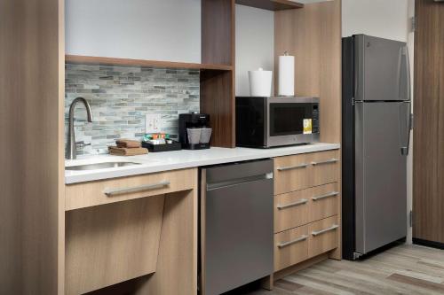 廚房, Home2 Suites by Hilton Owings Mills in 馬里蘭奧因斯米爾斯 (MD) 廚房, Home2 Suites by Hilton Owings Mills in 馬里蘭奧因斯米爾斯 (MD)