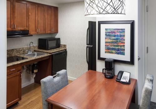 Kitchen, Homewood Suites by Hilton Denton in Denton Kitchen, Homewood Suites by Hilton Denton in Denton