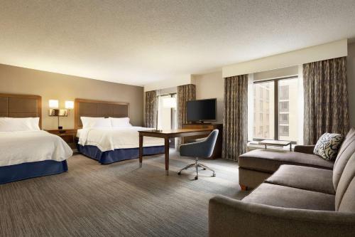 Hampton Inn and Suites Nashville Downtown in Nashville City Center Hampton Inn and Suites Nashville Downtown in Nashville City Center