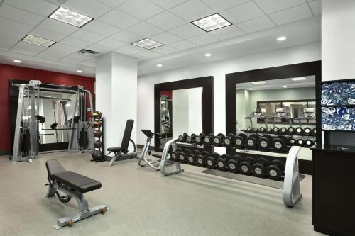 Gimnasio, Embassy Suites St. Louis Downtown Hotel in Saint Louis Downtown Gimnasio, Embassy Suites St. Louis Downtown Hotel in Saint Louis Downtown