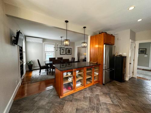 Melrose 5-bedroom house in Malden Melrose 5-bedroom house in Malden