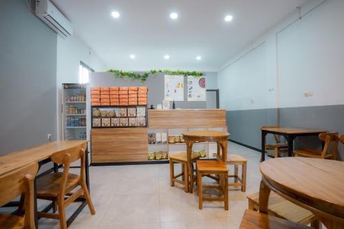 시설, 엘 오라 호텔 앤 이터리 라부안 바조 (El Ora Hotel & Eatery Labuan Bajo) in 고론 탈로 시설, 엘 오라 호텔 앤 이터리 라부안 바조 (El Ora Hotel & Eatery Labuan Bajo) in 고론 탈로