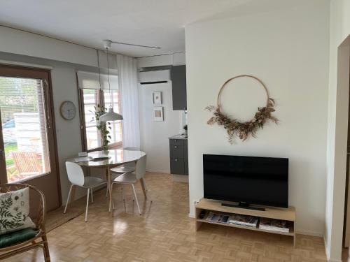 Shared lounge/TV area, Apartment Rauha in Kouvola Shared lounge/TV area, Apartment Rauha in Kouvola