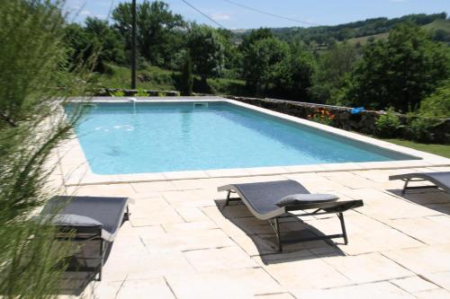 Úszómedence, La Maison d'Emile- le Gîte- La Clef de la Grange (La Maison d'Emile- le Gite- La Clef de la Grange) in La Fouillade Úszómedence, La Maison d'Emile- le Gîte- La Clef de la Grange (La Maison d'Emile- le Gite- La Clef de la Grange) in La Fouillade