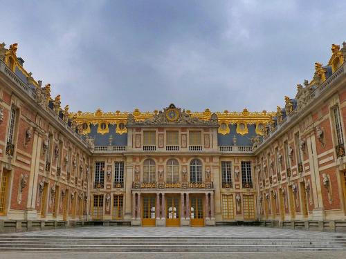 Maison d'hôtes les roses trémières (Maison d'hotes les roses tremieres) in Saclay Maison d'hôtes les roses trémières (Maison d'hotes les roses tremieres) in Saclay