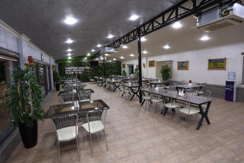 Restaurant, CHlNOR HOTEL in Andizhan Restaurant, CHlNOR HOTEL in Andizhan