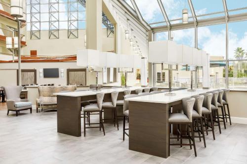 Lobby, DoubleTree by Hilton Orlando Airport Hotel near Orlando International Airport Lobby, DoubleTree by Hilton Orlando Airport Hotel near Orlando International Airport