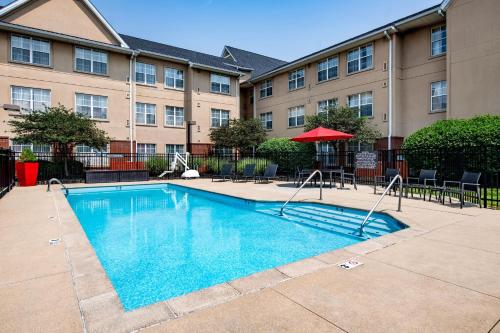 游泳池, 辛辛那提機場原住客棧 (Residence Inn Cincinnati Airport) in 厄蘭格 游泳池, 辛辛那提機場原住客棧 (Residence Inn Cincinnati Airport) in 厄蘭格