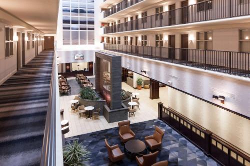 Αίθουσα υποδοχής, Embassy Suites by Hilton Tampa Brandon in Τάμπα(Φλόριντα) Αίθουσα υποδοχής, Embassy Suites by Hilton Tampa Brandon in Τάμπα(Φλόριντα)