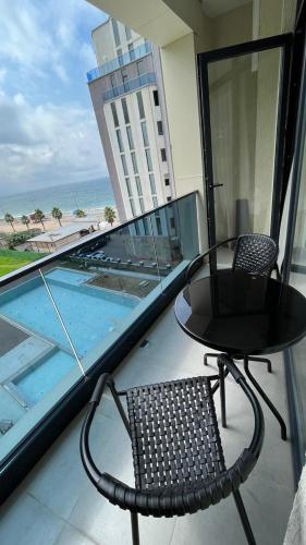 Green Side 404 Apartment