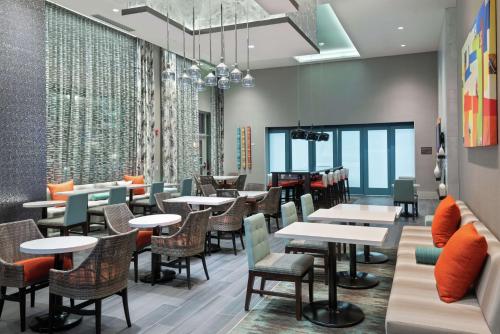 Facilities, Hampton Inn & Suites Atlanta Buckhead Place in Buckhead Facilities, Hampton Inn & Suites Atlanta Buckhead Place in Buckhead