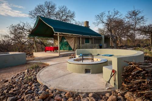 Vue extérieure, ZuriCamp - Tent Zahir in Tsumeb Vue extérieure, ZuriCamp - Tent Zahir in Tsumeb