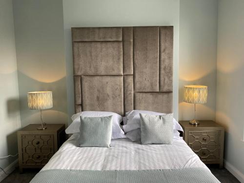 City Centre 3 BDR Townhouse by Belfast City Breaks