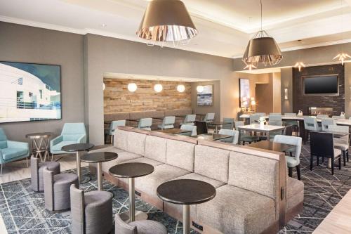 Lobby, Homewood Suites by Hilton Atlanta Lenox Buckhead in Buckhead Lobby, Homewood Suites by Hilton Atlanta Lenox Buckhead in Buckhead