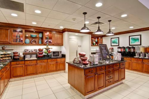 Hrana i piće, Homewood Suites by Hilton Bentonville-Rogers in Rogers (AR) Hrana i piće, Homewood Suites by Hilton Bentonville-Rogers in Rogers (AR)