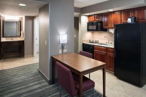Kitchen, Hampton Inn & Suites Chicago-North Shore/Skokie in North Chicago Kitchen, Hampton Inn & Suites Chicago-North Shore/Skokie in North Chicago