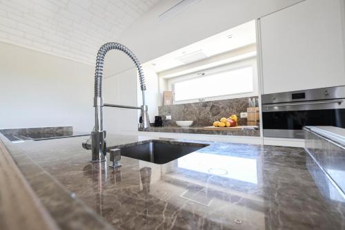 ห้องครัว, Villa Antares con Piscina in ฟูมาโรลา ห้องครัว, Villa Antares con Piscina in ฟูมาโรลา