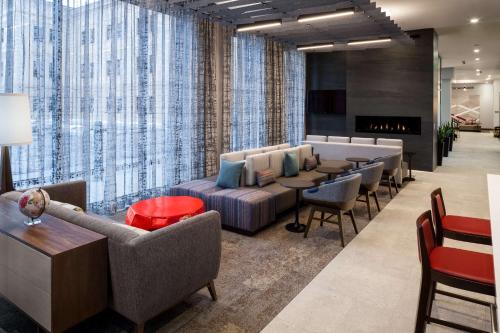 Étterem, Hilton Garden Inn Madison Downtown near Olbrich Botanikuskert Étterem, Hilton Garden Inn Madison Downtown near Olbrich Botanikuskert