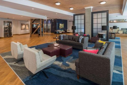 Vestíbulo, Hampton Inn & Suites Portland-Pearl District in Portland City Center Vestíbulo, Hampton Inn & Suites Portland-Pearl District in Portland City Center