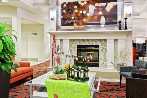 Előcsarnok, Hilton Garden Inn Springfield, IL in Springfield Városközpont Előcsarnok, Hilton Garden Inn Springfield, IL in Springfield Városközpont