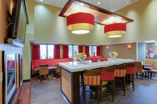 ردهة, هامبتون إن تشستر (Hampton Inn Chester) in Chester ردهة, هامبتون إن تشستر (Hampton Inn Chester) in Chester
