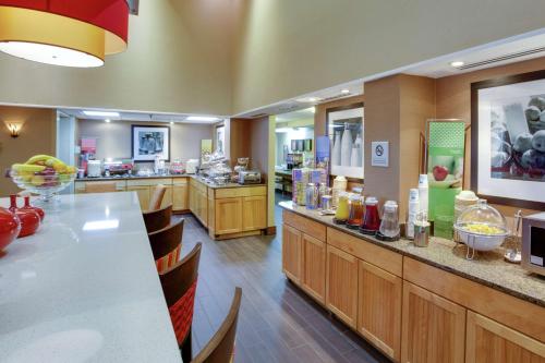 طعام و مشروبات, هامبتون إن تشستر (Hampton Inn Chester) in Chester طعام و مشروبات, هامبتون إن تشستر (Hampton Inn Chester) in Chester
