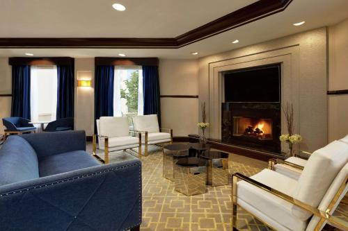 Lobby, DoubleTree by Hilton Annapolis in Annapolis Lobby, DoubleTree by Hilton Annapolis in Annapolis