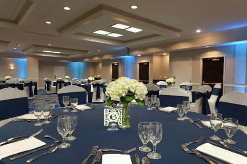 Bilik mesyuarat / dewan besar, DoubleTree by Hilton Hotel Annapolis in Annapolis (MD) Bilik mesyuarat / dewan besar, DoubleTree by Hilton Hotel Annapolis in Annapolis (MD)