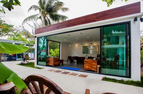 Exterior view, Paradise Resort Phi Phi in Long Beach Exterior view, Paradise Resort Phi Phi in Long Beach