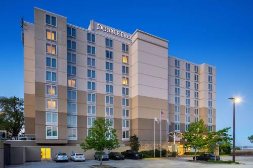Exterior view, DoubleTree by Hilton Biloxi in Biloxi (MS) Exterior view, DoubleTree by Hilton Biloxi in Biloxi (MS)
