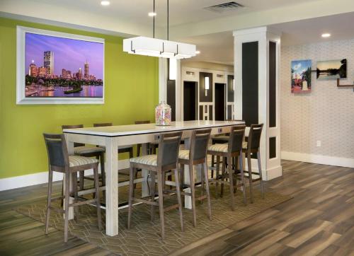 לובי, Hampton Inn Boston/Natick in נטיק(אם אי) לובי, Hampton Inn Boston/Natick in נטיק(אם אי)