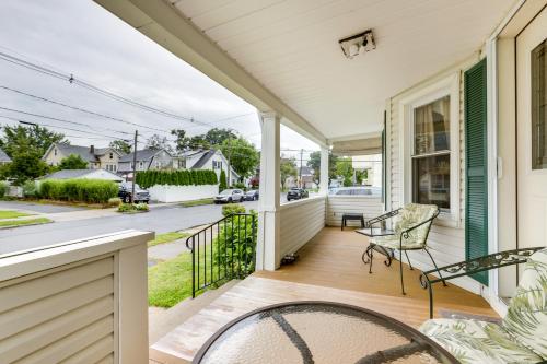 3 Mi to Dtwn Springfield Home with Deck! in สปิรงฟิลด์ (MA) 3 Mi to Dtwn Springfield Home with Deck! in สปิรงฟิลด์ (MA)