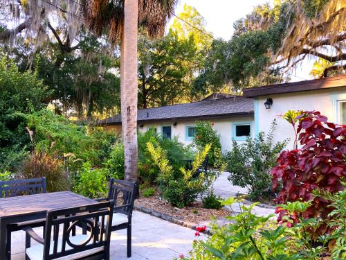 Retreat at Crystal Manatee in Crystal River (FL) Retreat at Crystal Manatee in Crystal River (FL)