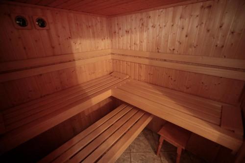 Szauna, Goldhouse - Sauna, Whirlpool, Switch, Darts & mehr in Andernach Szauna, Goldhouse - Sauna, Whirlpool, Switch, Darts & mehr in Andernach