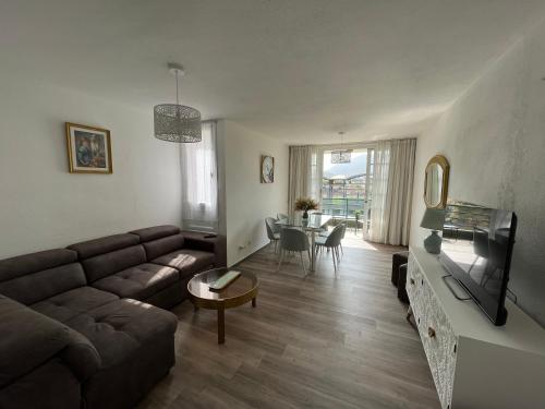 Jetes holiday apartment with pool and wifi