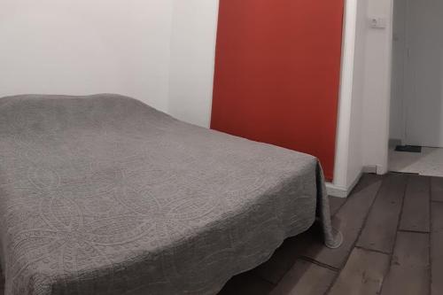 Au calme, 200m du centre T2 avec balcon et parking