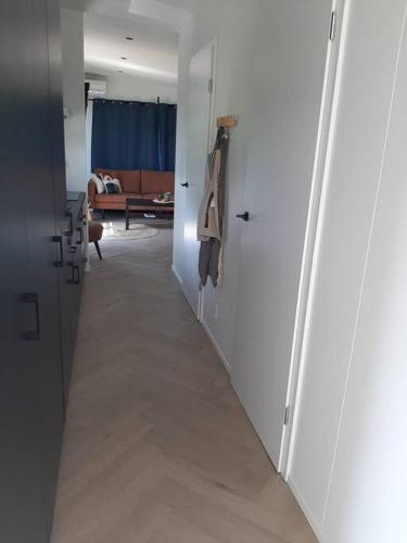 Luxe chalet (minicamping Waarde) in Kruiningen Luxe chalet (minicamping Waarde) in Kruiningen