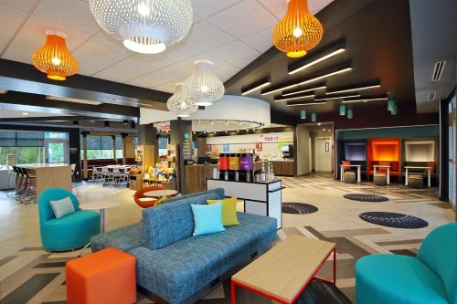 Lobby, Tru by Hilton Meridian in Meridian Lobby, Tru by Hilton Meridian in Meridian