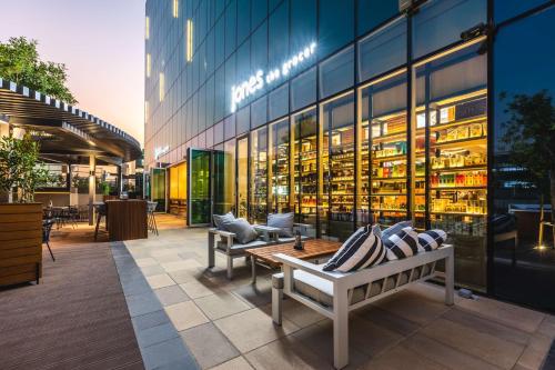 Food and beverages, Radisson RED Dubai Silicon Oasis in Dubai Silicon Oasis Food and beverages, Radisson RED Dubai Silicon Oasis in Dubai Silicon Oasis