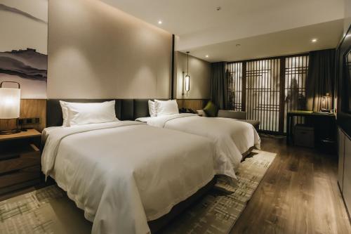Orienwit Hotel -Free Shuttle Bus during Canton Fair near Moxing Summit Baiyun Mountain Orienwit Hotel -Free Shuttle Bus during Canton Fair near Moxing Summit Baiyun Mountain