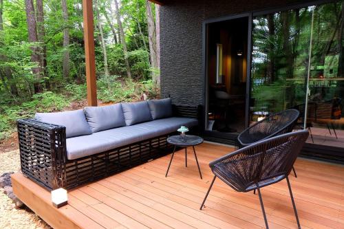 Balcony/terrace, ツキミチル 〜軽井沢のサウナ・BBQつき一棟貸しホテル〜 in Miyota Balcony/terrace, ツキミチル 〜軽井沢のサウナ・BBQつき一棟貸しホテル〜 in Miyota