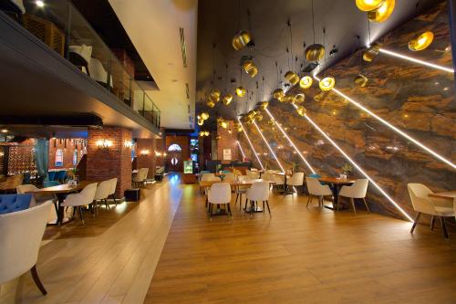 Restaurant, Ramada Hotel by Wyndham Istanbul Merter in Güngören Restaurant, Ramada Hotel by Wyndham Istanbul Merter in Güngören