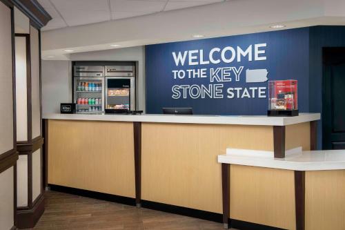 大堂, 匹茲堡門羅維爾歡朋酒店 (Hampton Inn Pittsburgh/Monroeville) in 門羅維爾 (PA) 大堂, 匹茲堡門羅維爾歡朋酒店 (Hampton Inn Pittsburgh/Monroeville) in 門羅維爾 (PA)