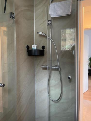 淋浴間, Wohlfühlwohnung in Gummersbach (Wohlfuhlwohnung in Gummersbach) in 古梅爾斯巴赫 淋浴間, Wohlfühlwohnung in Gummersbach (Wohlfuhlwohnung in Gummersbach) in 古梅爾斯巴赫