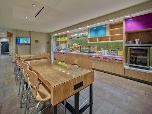 Comida y bebida, Home2 Suites by Hilton Wayne in Wayne Comida y bebida, Home2 Suites by Hilton Wayne in Wayne