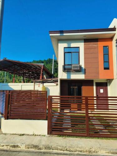 Davao Transient House Wifi Netflix in Матина-Панги Davao Transient House Wifi Netflix in Матина-Панги