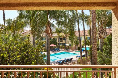 View, Hilton Garden Inn Valencia at Six Flags in Santa Clarita (CA) View, Hilton Garden Inn Valencia at Six Flags in Santa Clarita (CA)