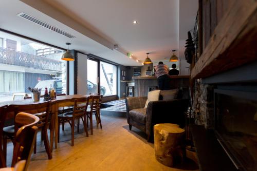 Restaurant, Hideout Hostel in Morzine Restaurant, Hideout Hostel in Morzine
